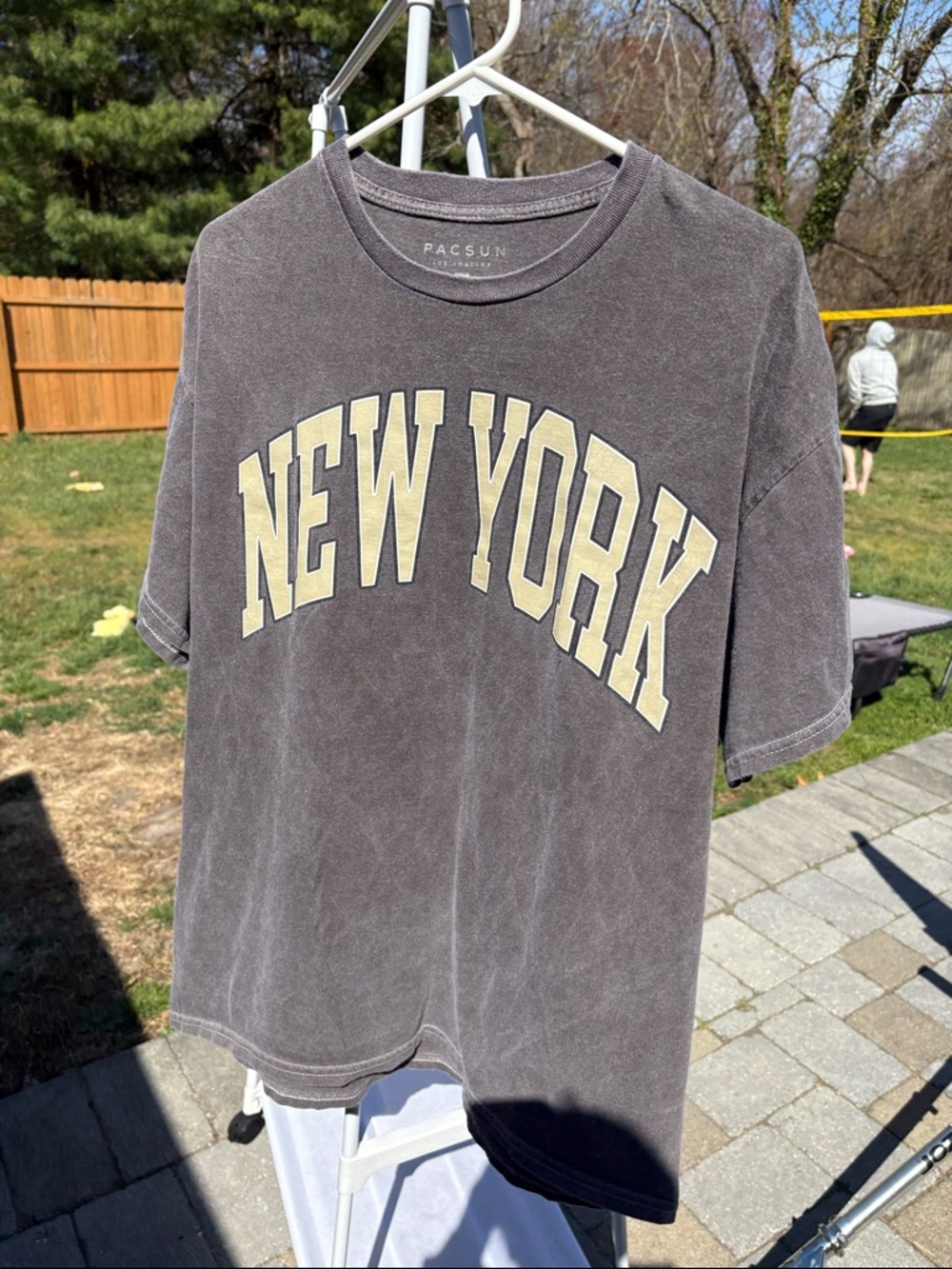 PacSun NEW YORK Arch Logo Tee - Washed Black with Cream Print
